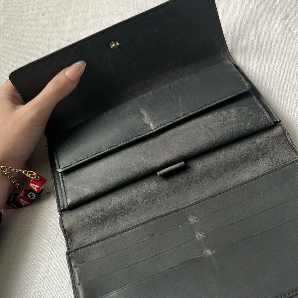 Louis Vuitton Gris Art Deco Monogram Vernis Sarah Wallet